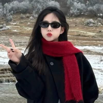 皎若云间月